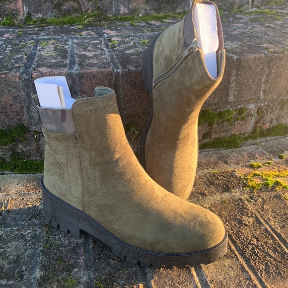 Olive Black Booties - Picture 5 of 7